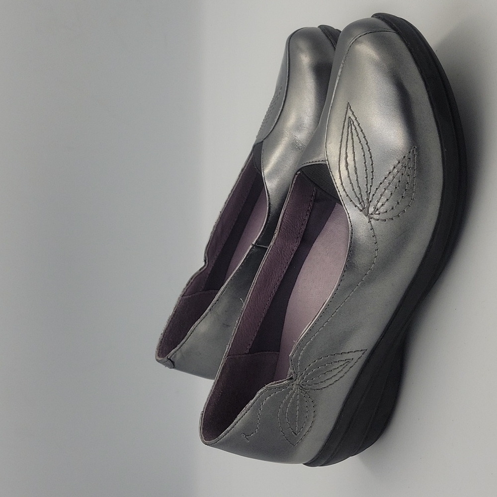 NWOB Dansko Mindy Silver Slip On Shoes